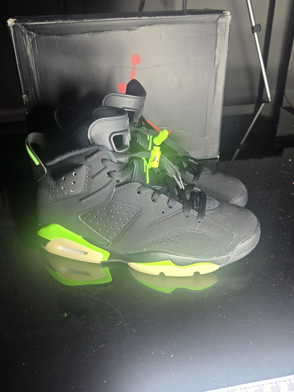 Jordan 6 Retro Electric Green 2021 SIZE 9.5 MEN'S/ SIZE 11 WOMAN'S